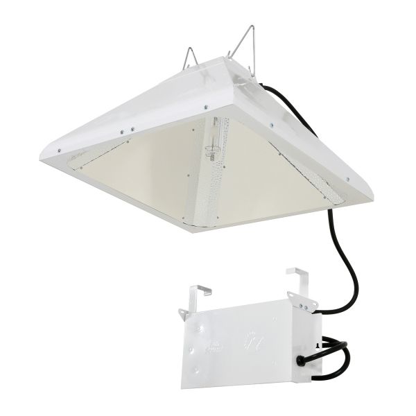 Sun System LEC 315 Remote Fixture 208 - 240 Volt w- 3100 K Lamp